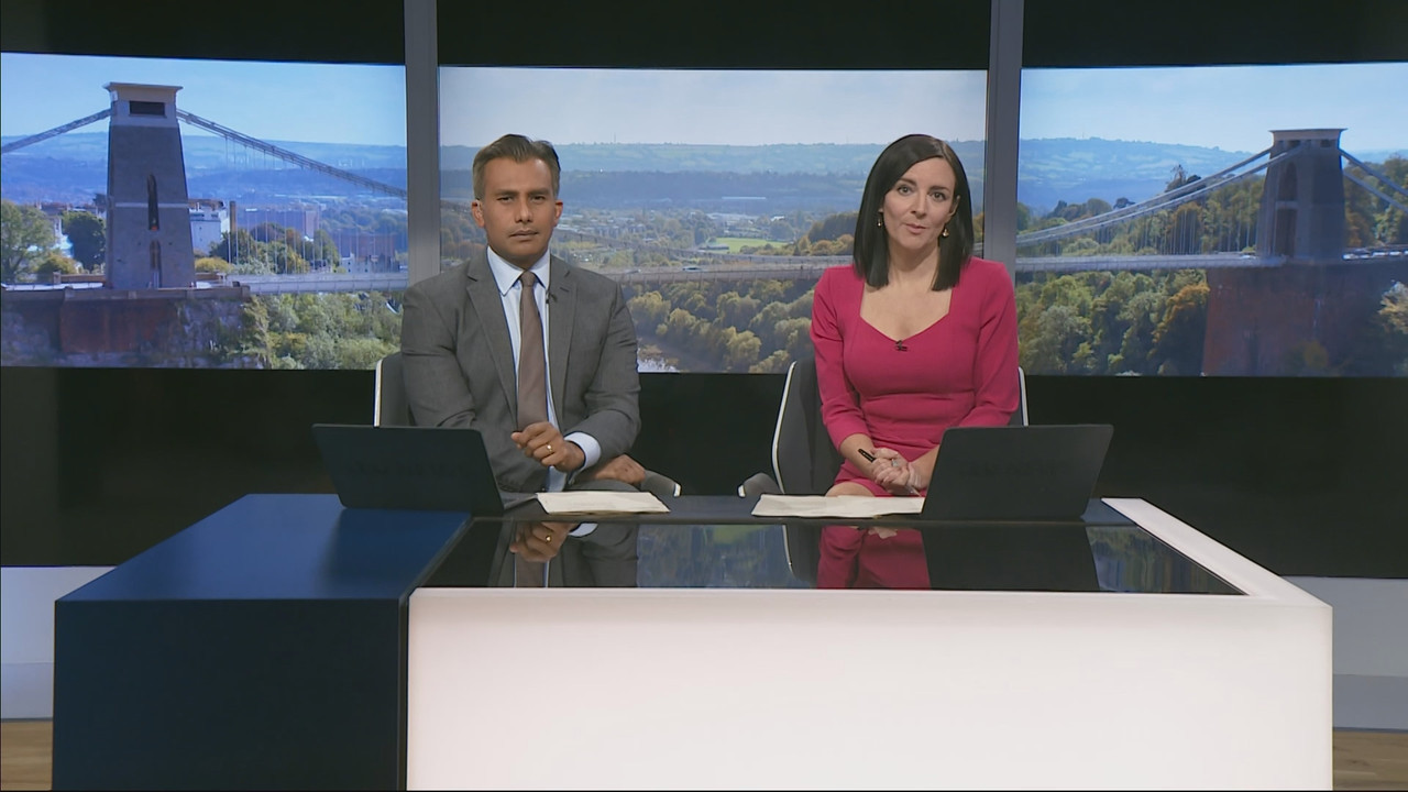 07.26 - 18.00.01 - ITV News West Country. Breaking news and current s....ts_snapshot_01.57.331