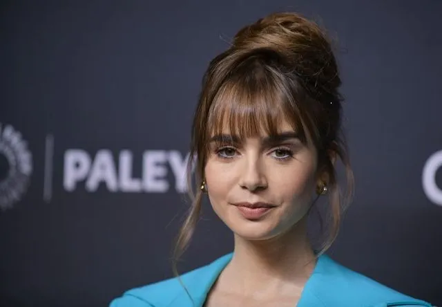 Lily Collins sorprende al mostrarse sin una gota de maquillaje