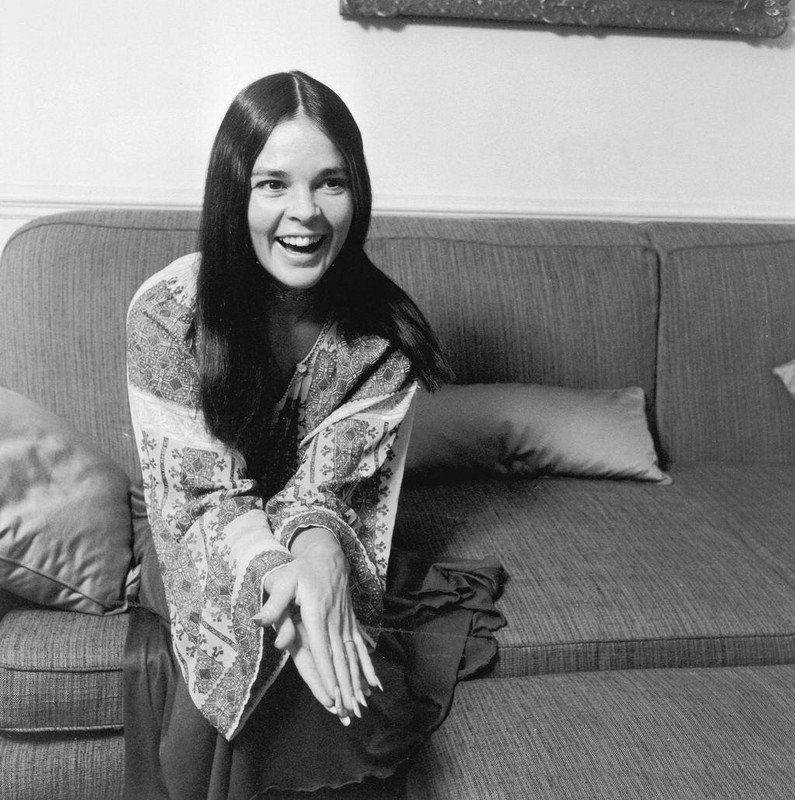 Ali_MacGraw_28