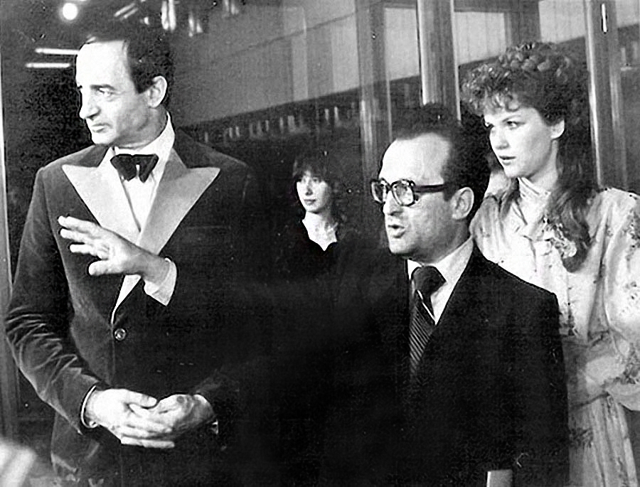 MV5BYWE5OTRiMzMtZDZjNC00MDAwLWExODUtYzEyZjUwNWE5NTk4XkEyXkFqcGde