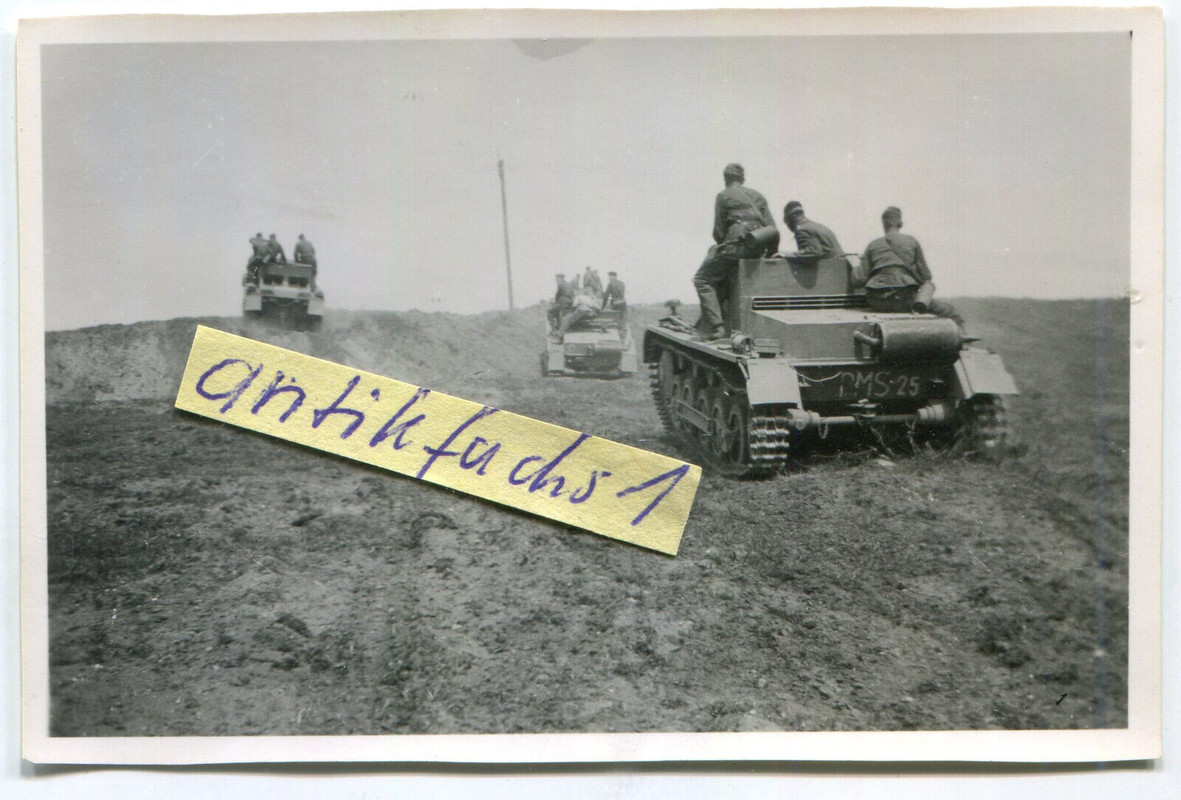 Foto - 4 - Panzer mit Sonder-Aufbau der Reichs-Motor-Schule Lyck in Ostpreußen