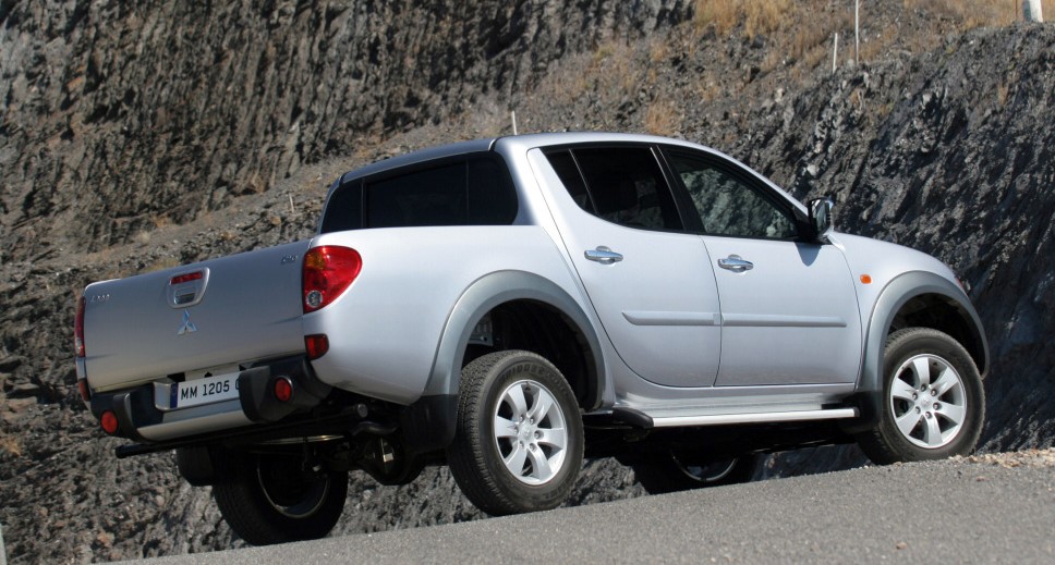 Mitsubishi-L200 Double Cab