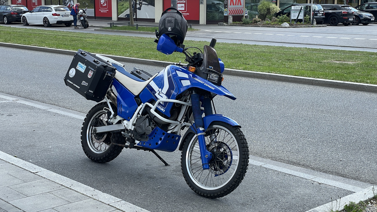 08A261DA-F914-4EC4-8F93-49D81E781A65