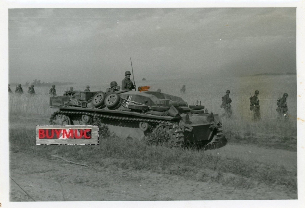 LARGE FOTO PANZER TANK STURMGESCHÜTZ RUSSIA TSCH