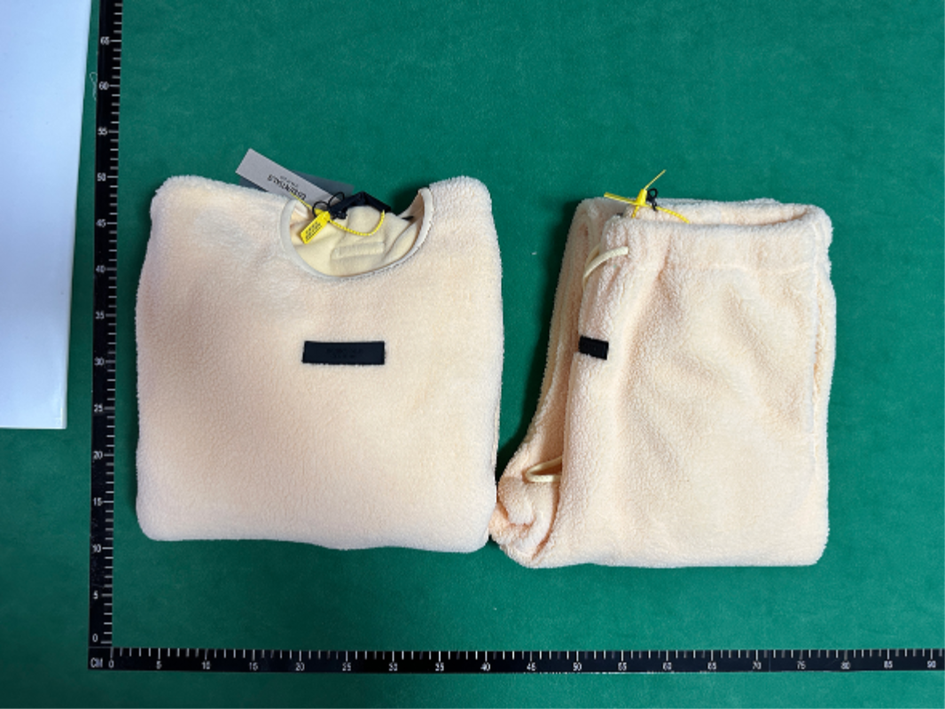 ESSENTIALS Suit (+3 color)