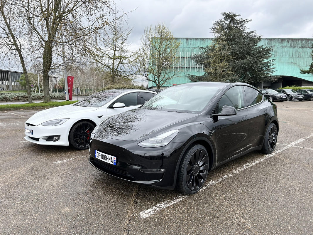 8D3212C6-7A3E-445D-AD95-788E5EE6976C