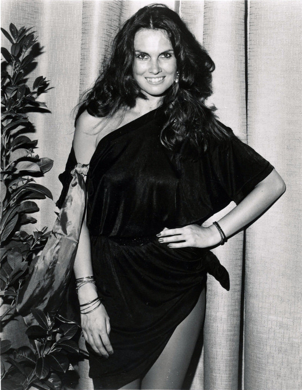 Caroline_Munro_b99