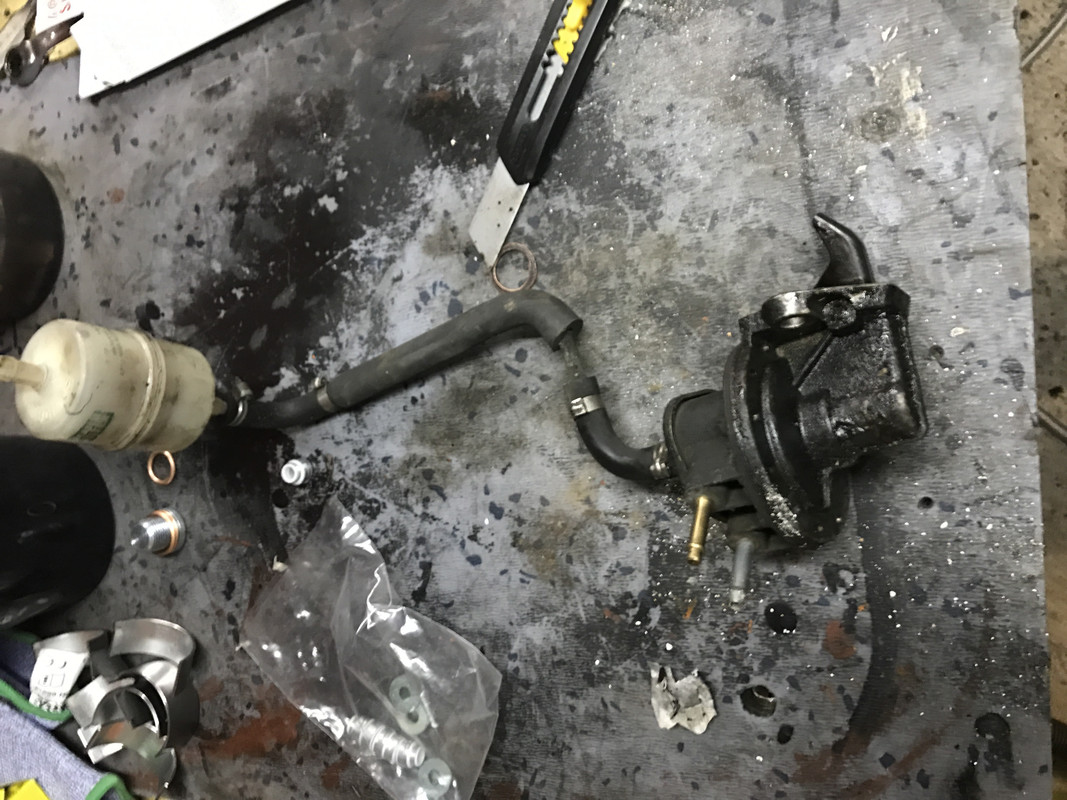 Restauration 4L (1302)