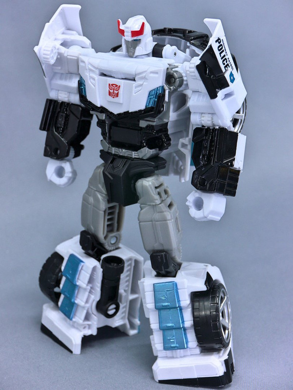 Convoy-Grand-Prime-Prowl-Robot