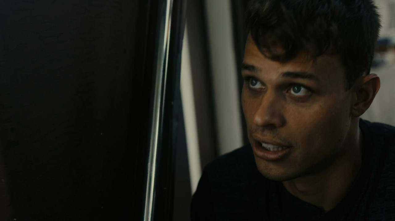 Curse of the Shark (2026) 1072p WEB DL Latino mkv snapshot 00 17 43 604