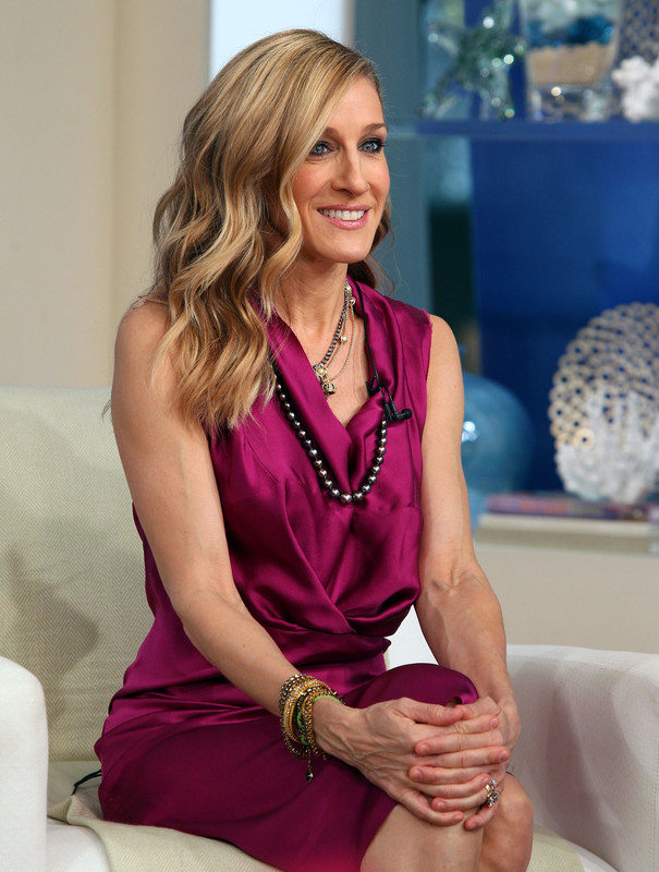78903-Sarah-Jessica-Parker-The-Early-Show-in-NY-May-19-2010-04-1