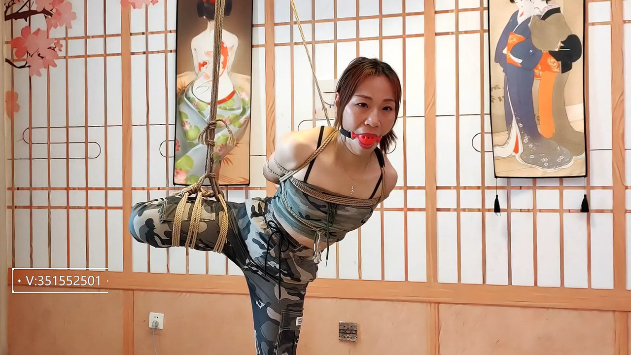 一绳所爱 姚梦梦迷彩服悬吊.mp4_20230706_185158.202