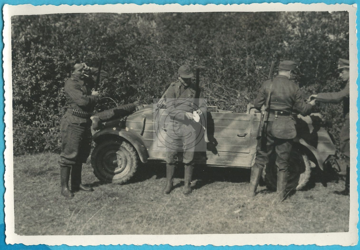 Kameraden gehen zur Jagd, VW Kübelwagen, Tarnlac