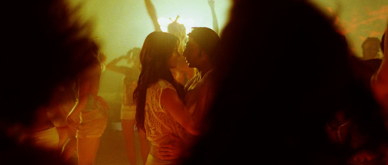 Anushka Sharma - Ladies Vs. Club Scene.mkv_20200818_202705.916