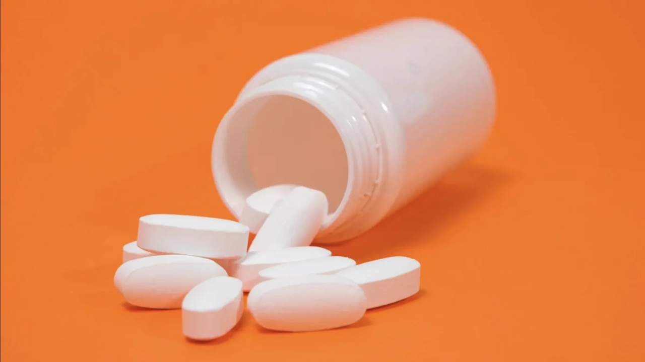 Ibuprofeno causa falla en hígado de mujer que tomó el medicamento para la migraña