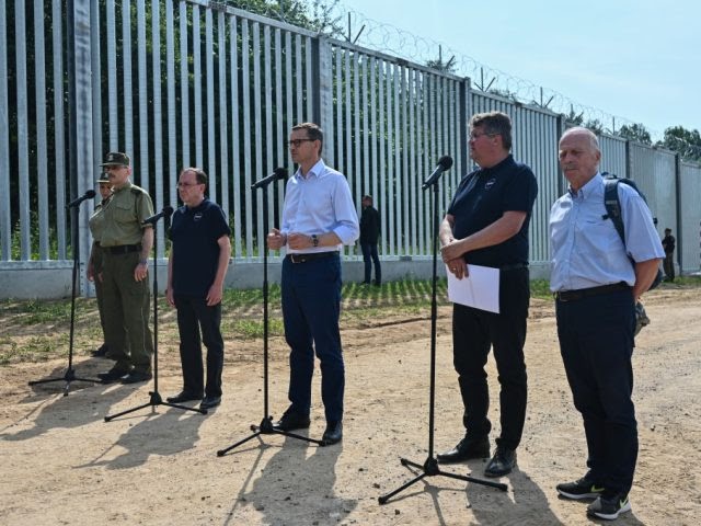 Lenkija pastatė 187 kilometrų plieninę užtvarą nuo Baltarusijos
