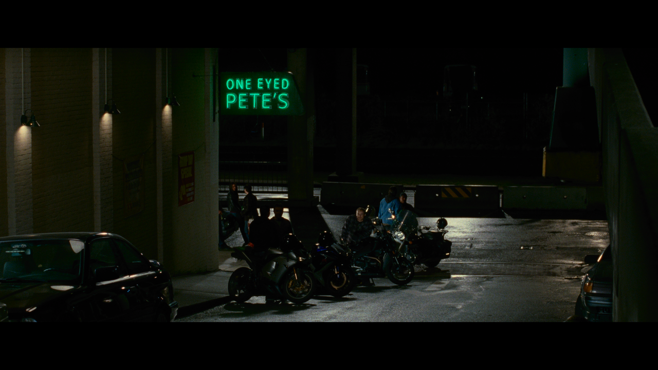 mpv-shot_The.Twilight.Saga.New.Moon.2009.2160p.UHD.BDREMUX.DV.HDR.HEVC-Нечипорук_00_33_21_0003