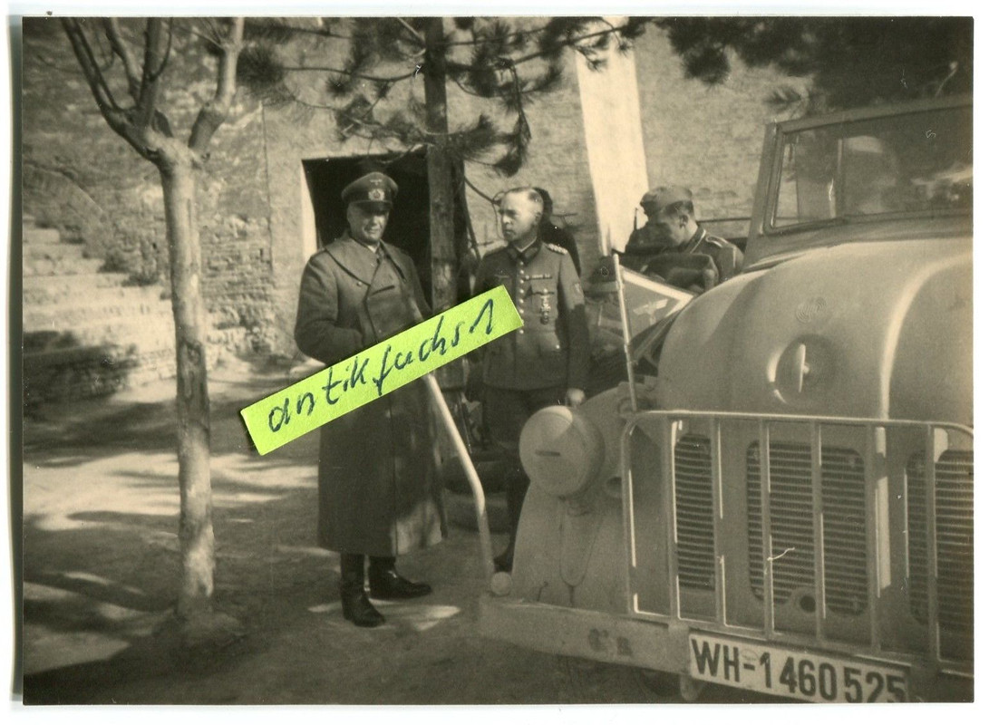 General Herr und Hauck am Steyer-Kübel in Buccia