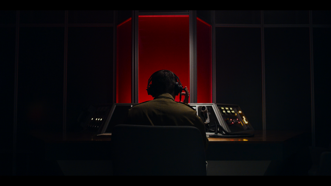 Stranger.Things.S03E01.2160p.Netflix.WEB-DL.DDP.5.1.H.265-HHWEB.mkv_snapshot_43.22.225