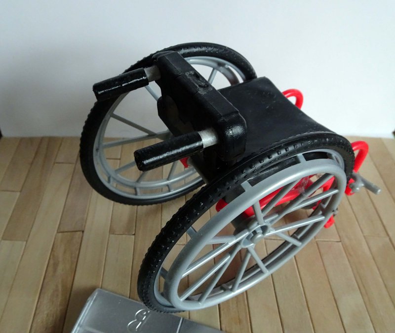 Made to Move Rollstuhl rot Barbie 2