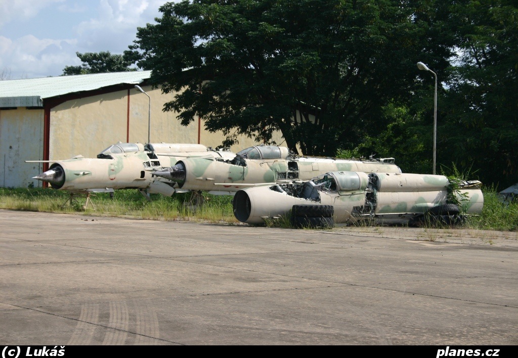 mig21mf-nigerian-air-force-ngr-makurdi-mdi-dnmk.jpg