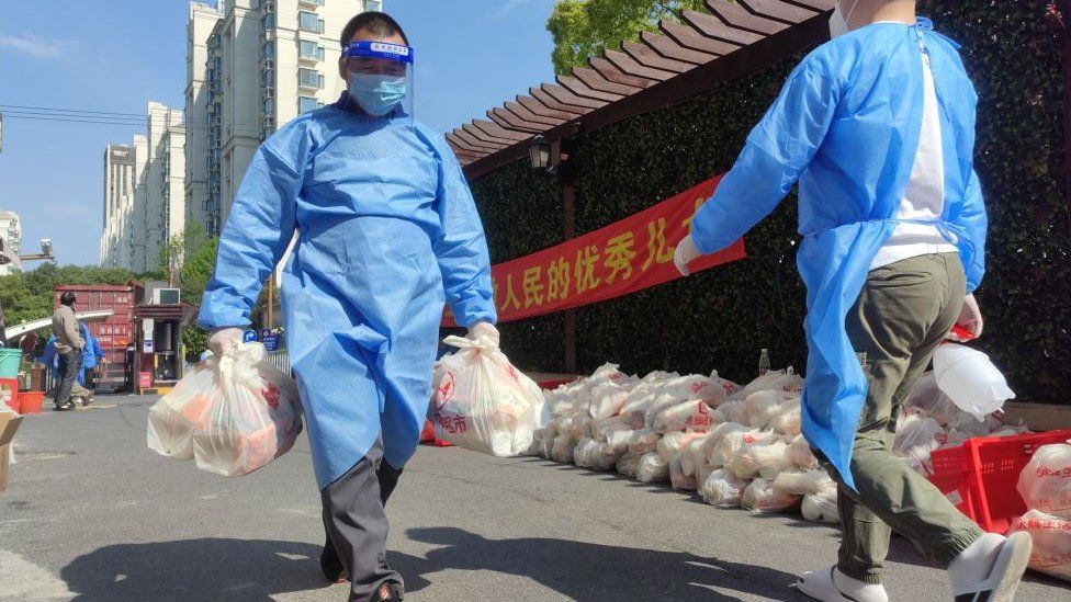 Cierre de Shanghái: Comunidades enteras reubicadas en campaña anti-Covid