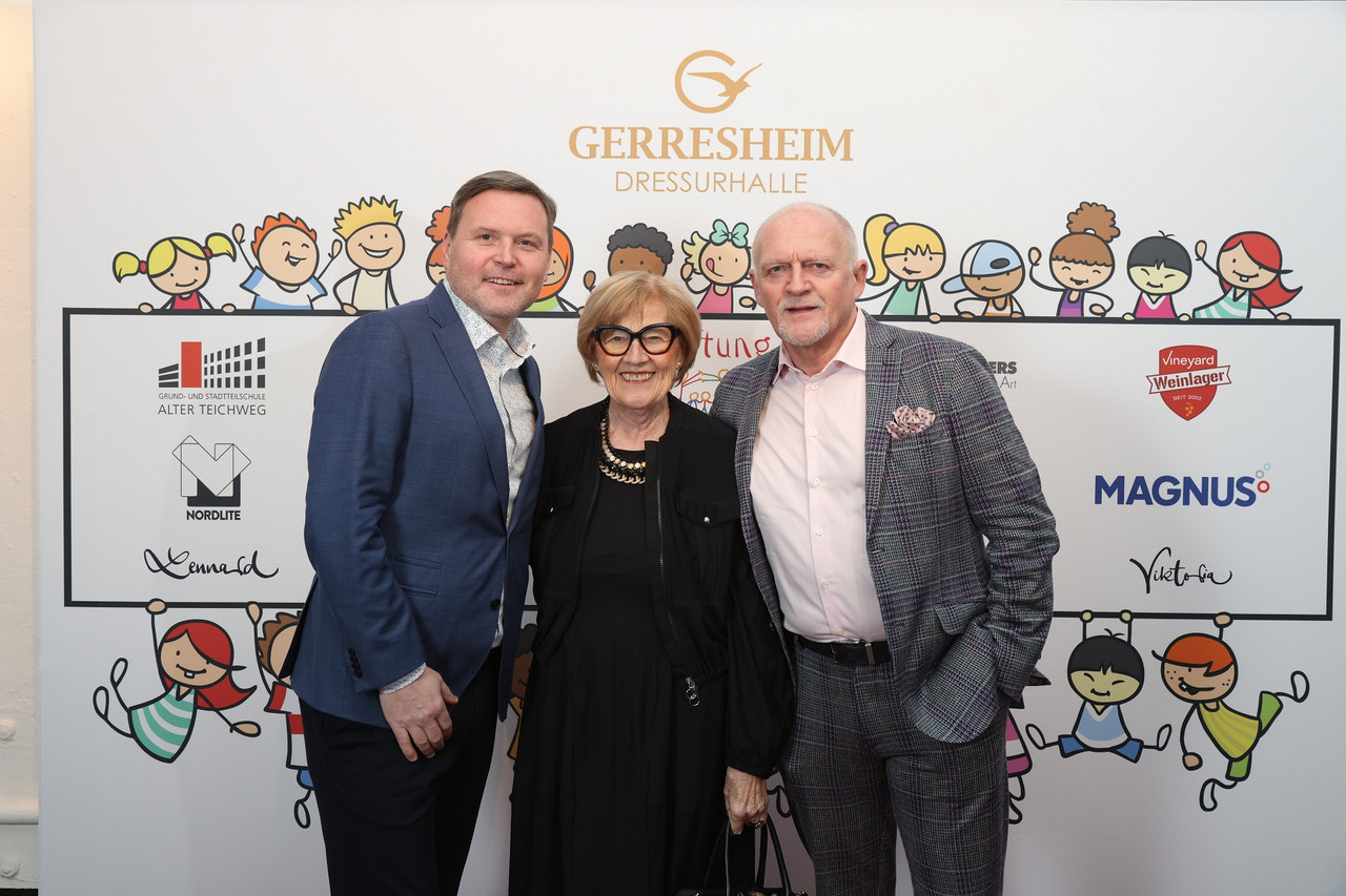 web SKj Neujahrsempfang Hubert Neubacher mit Roswita und Norbert Wiwanka