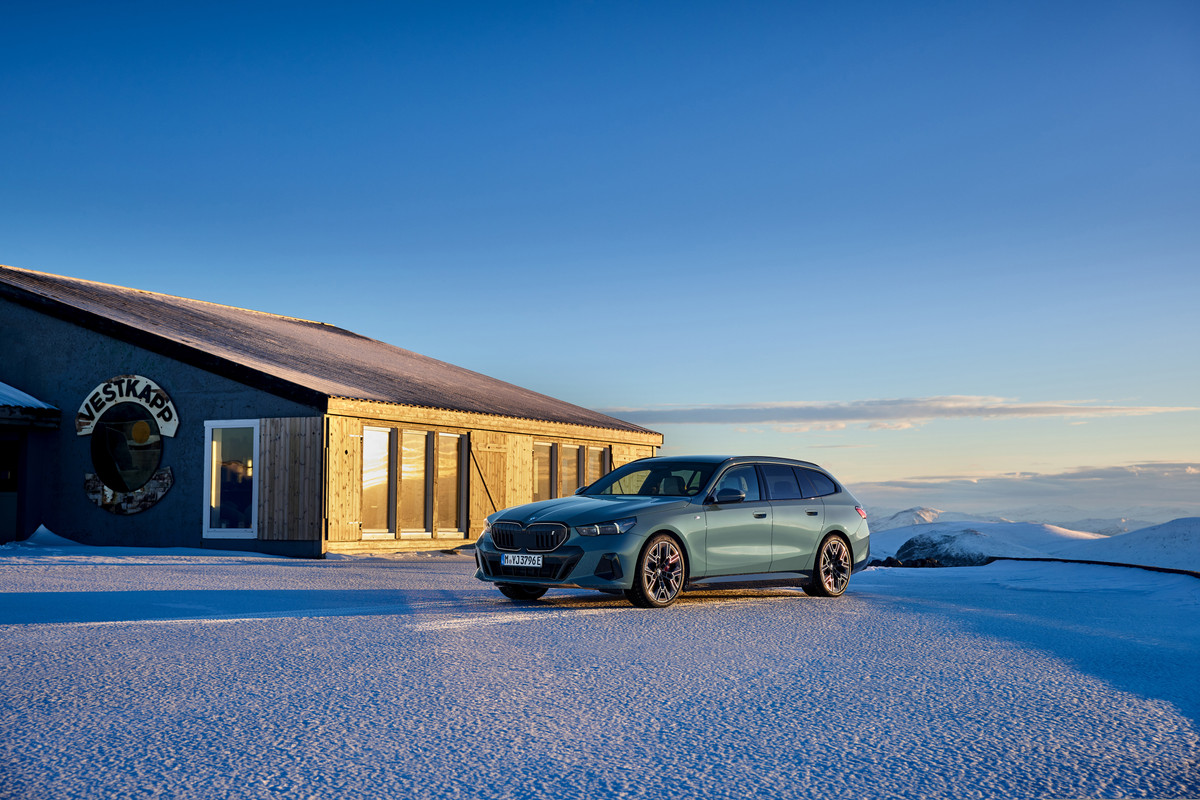 P90537269_highRes_the-new-bmw-i5-edriv