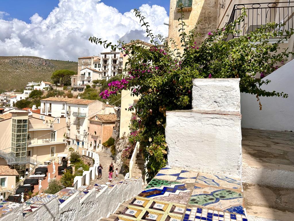 Жаркий сентябрь на побережье Тирренского моря.