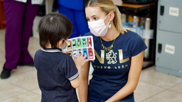 Mariana Rodríguez lanza dura crítica contra el DIF por sus trámites de adopción