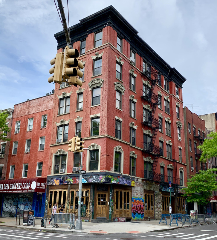 C46668B0-EDB0-4ABA-93D2-26D7140475DD