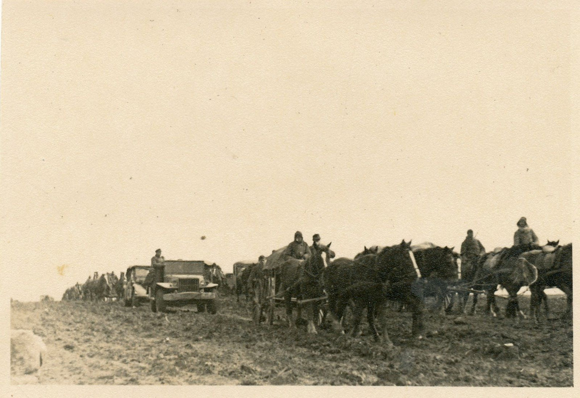 Originalfoto Russland März 1944 Rückzugskolonnen