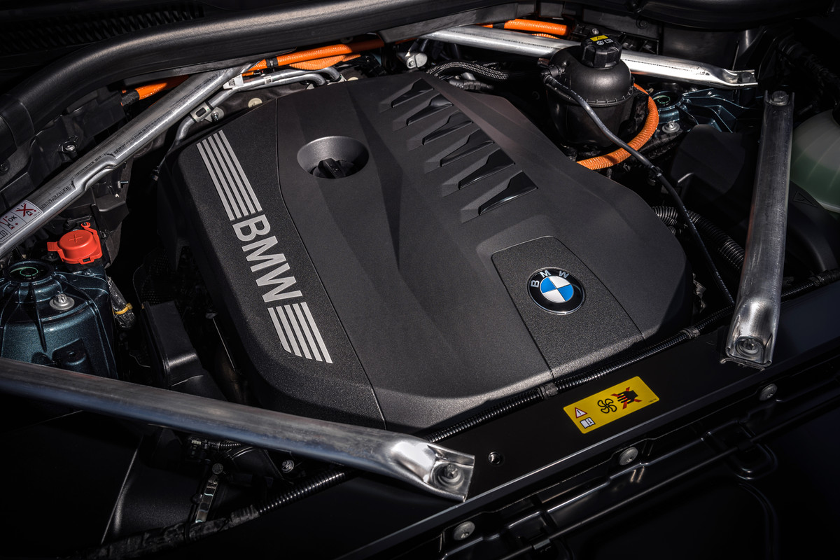 P90489823_highRes_the-new-bmw-x5-xdriv