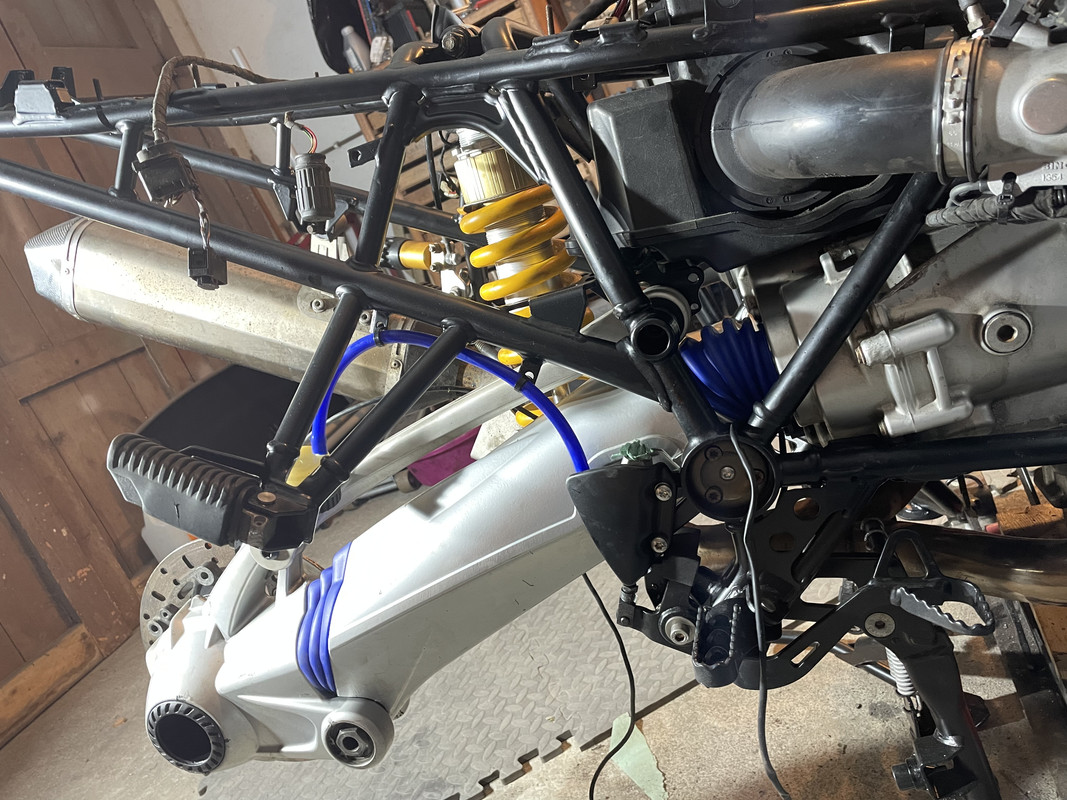 B3361E2D-F5BD-4AA1-A5B8-DA98CA17B9D1