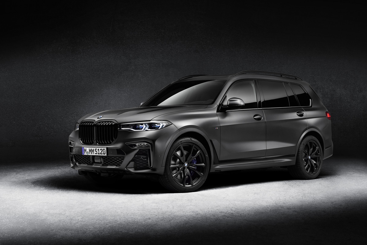 P90386157_highRes_bmw-x7-edition-dark-