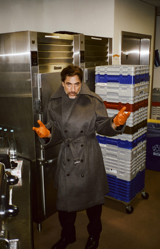 Interview_Issue-558_Winter-2024_Bottega-Veneta-X-Javier-Bardem_3-scaled