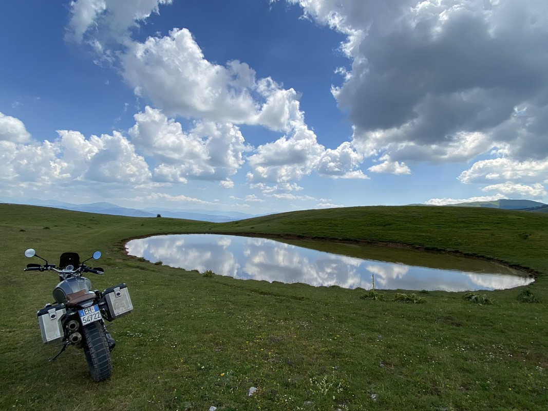 B9A47C25-CE1C-4005-8234-3B70A0B6B22F