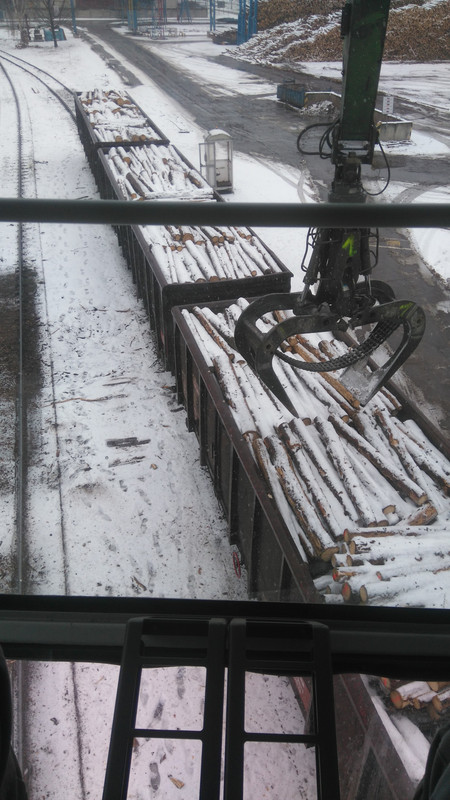 1548506387839-1871471705