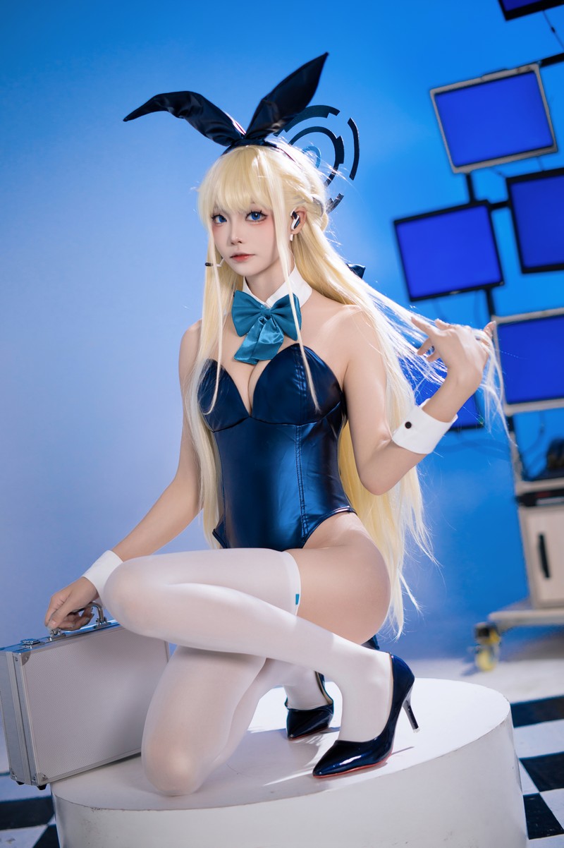 艾西Aiwest 小时兔女郎Cosplay写真图集 兔女郎主题高清图集 35P (394.4M)插图3