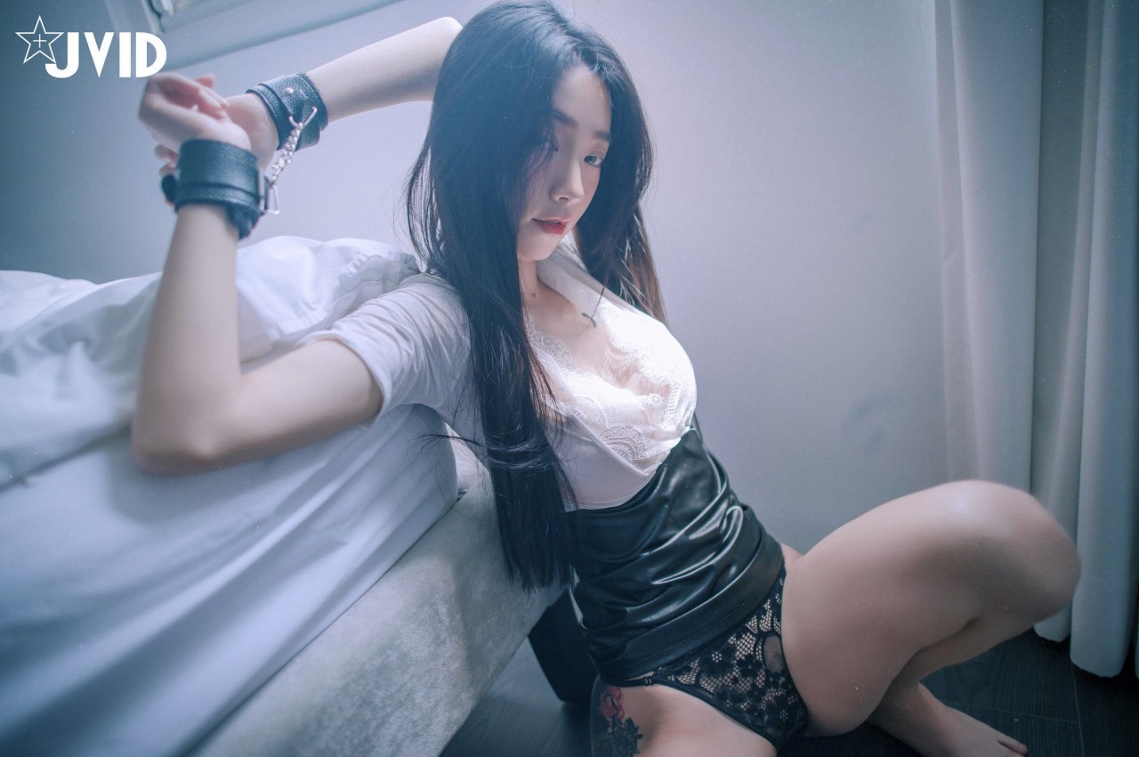 jvid 飘 飘《性感保险业务员》写真作品欣赏，较为性感的风格插图3