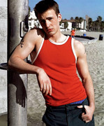 Chris-Evans-superficial-guys-35