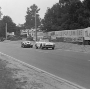 24 HEURES DU MANS YEAR BY YEAR PART ONE 1923-1969 - Page 49 60lm01-Chevrolet-Corvette-Briggs-Cunningham-Bill-Kimberly-10