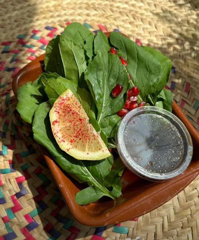 سلطة جرجير بالرمان