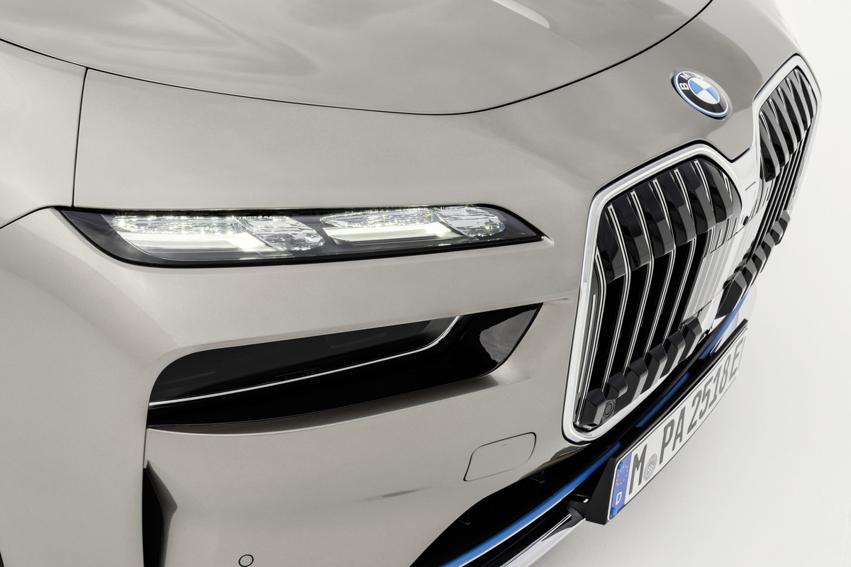 P90458188_highRes_the-new-bmw-i7-xdriv