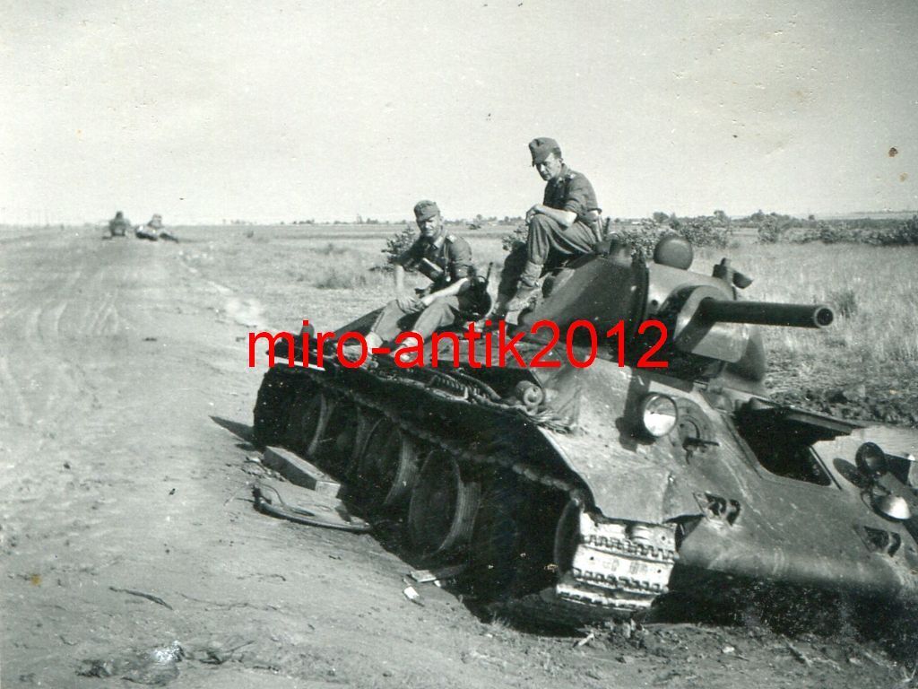 zerstörter Panzer T-34, Rollbahn Nord, Shitomyr,