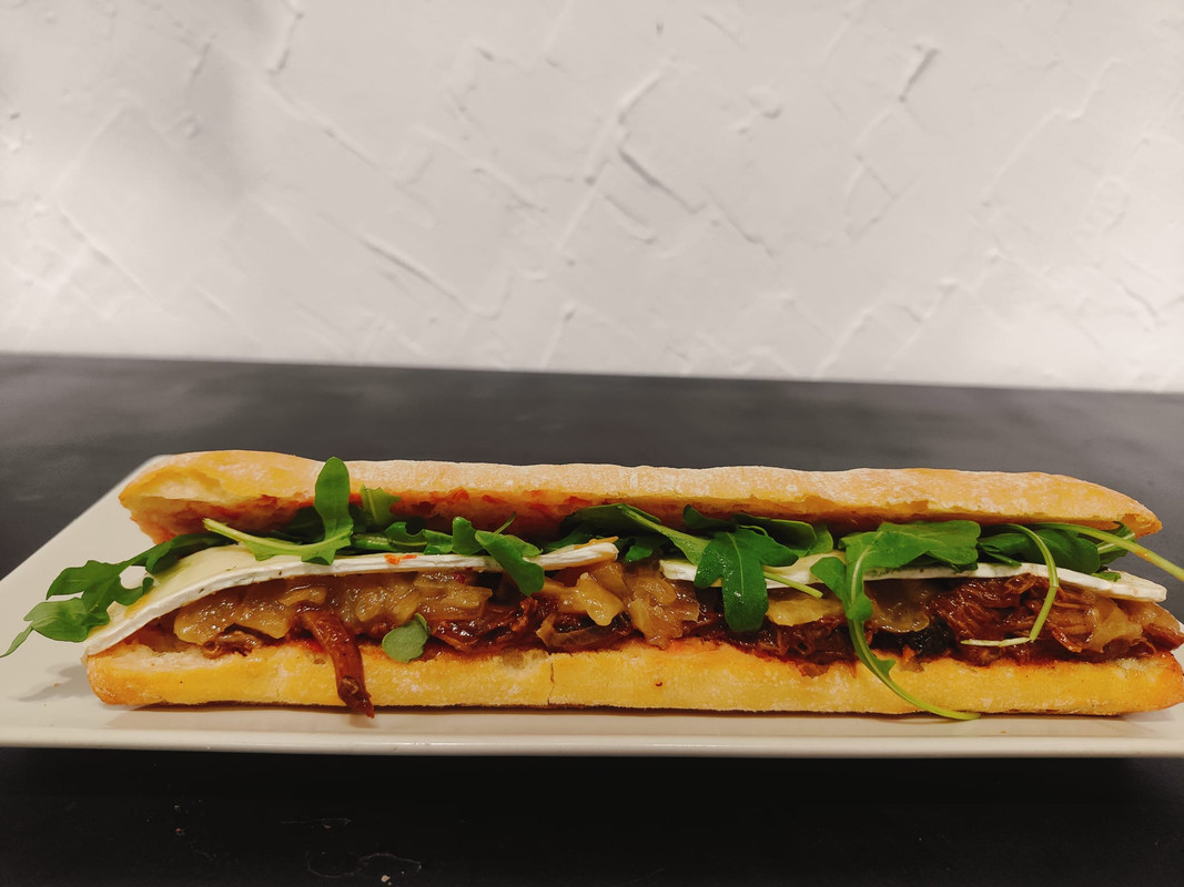 Bocata de pulled beef deluxe