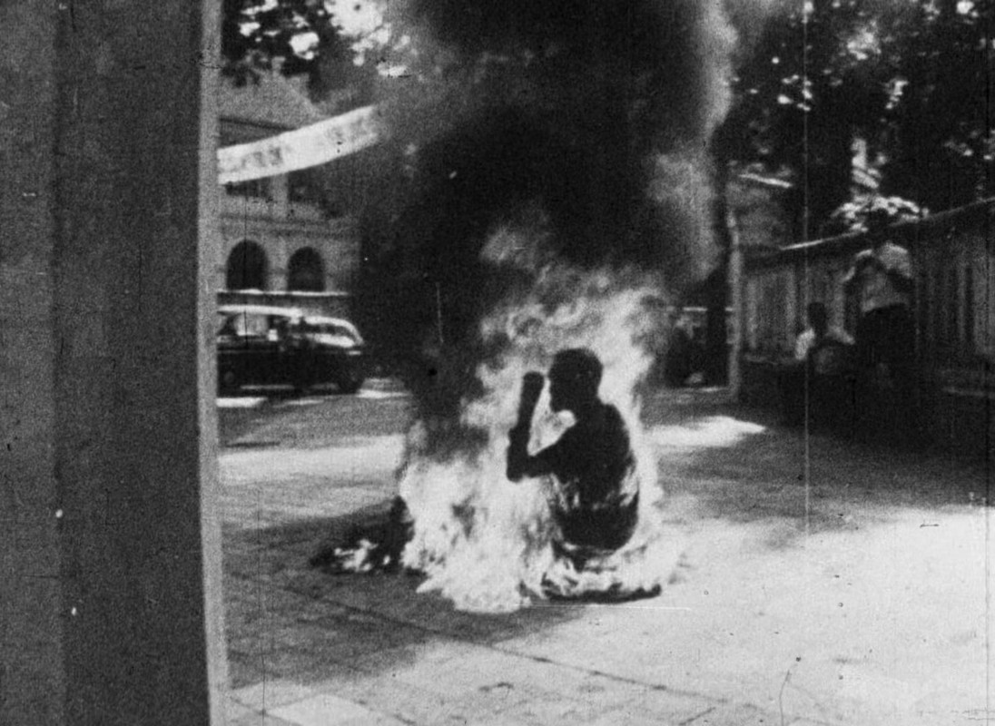 Persona (1966) (1080p BluRay x265 r00t)-6