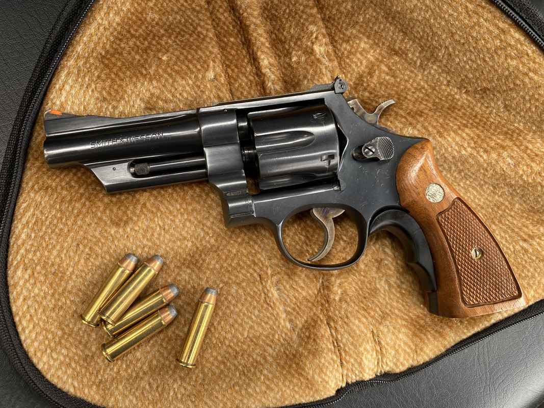 B9064E1D-8A87-4CDC-BC45-57F510689108