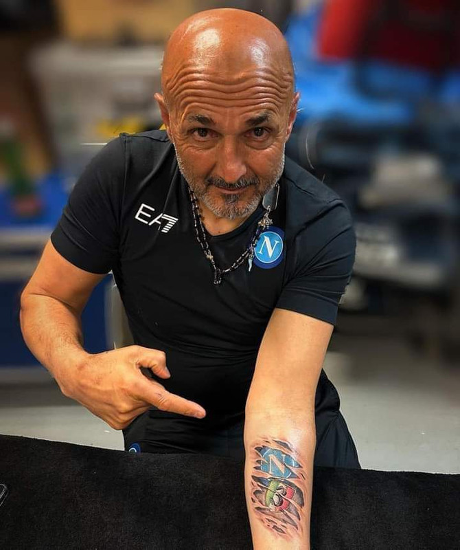 tatuaggio spallettone 3 scudetto napoli