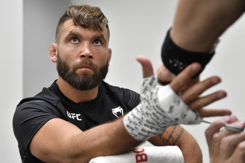 Джеръми Стивънс се завръща в UFC с битка през май